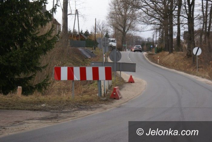 Region: Nowy chodnik i remont mostu w Kostrzycy