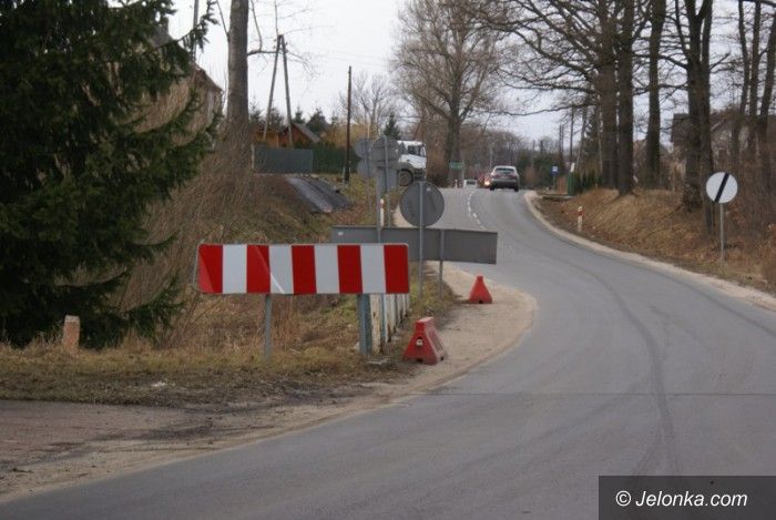 Region: Nowy chodnik i remont mostu w Kostrzycy