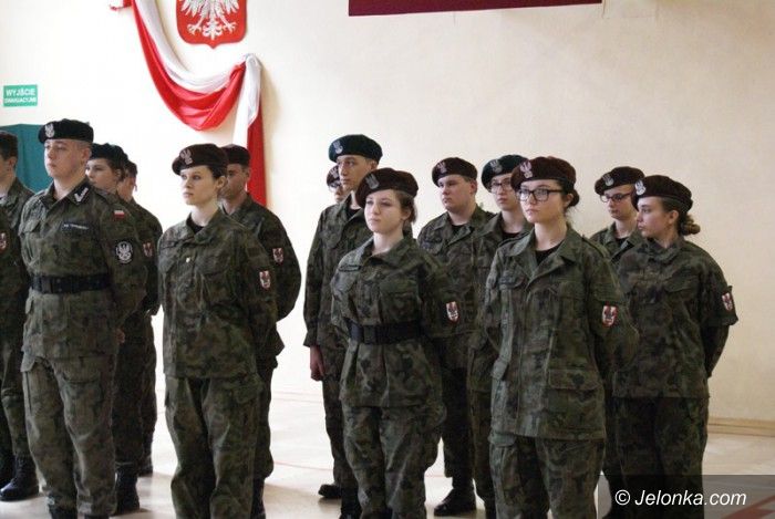 Piechowice: Ślubowanie klasy wojskowej w Piechowicach