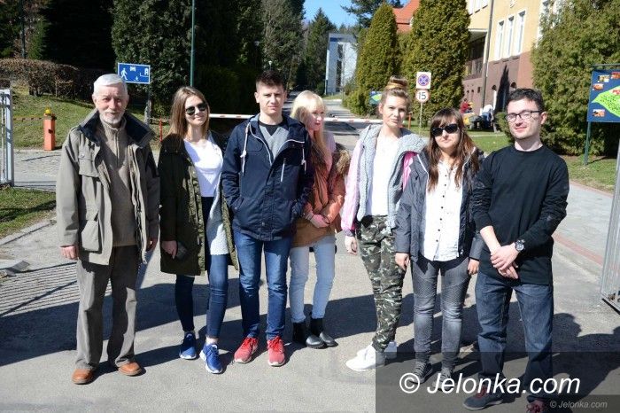 Jelenia Góra: Studenci dziennikarstwa poznawali historię regionu