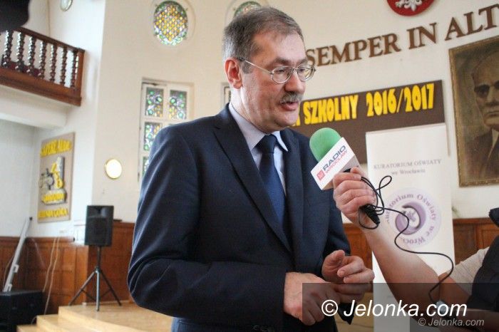 Jelenia Góra: Kurator podsumował działania ws. reformy oświaty