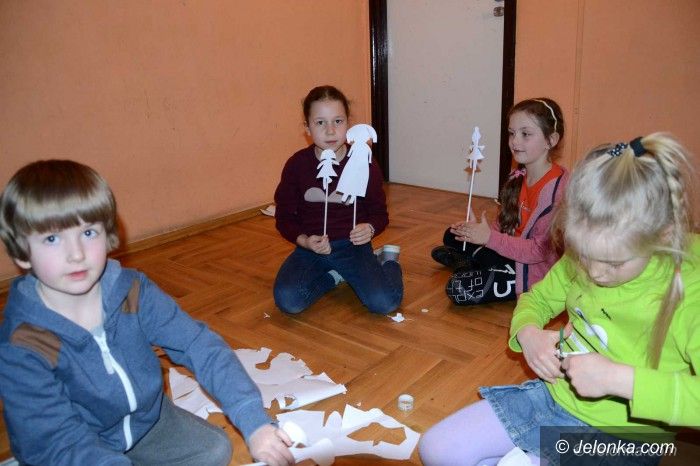 Jelenia Góra: Czarny teatr w ODK – niezwykłe warsztaty dla dzieci