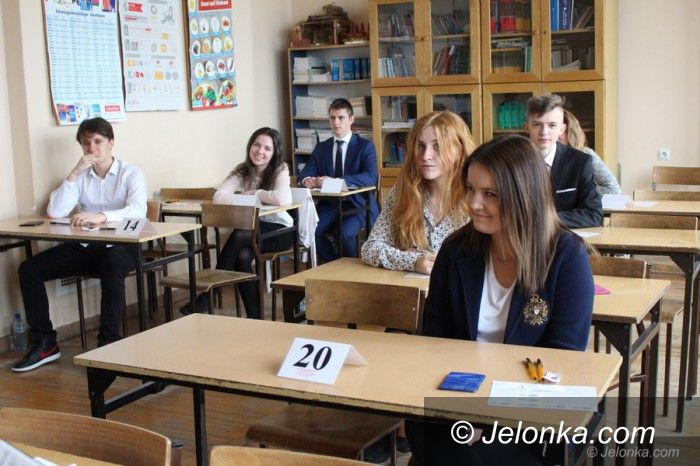 Jelenia Góra: Gimnazjaliści czekają na wyniki egzaminu