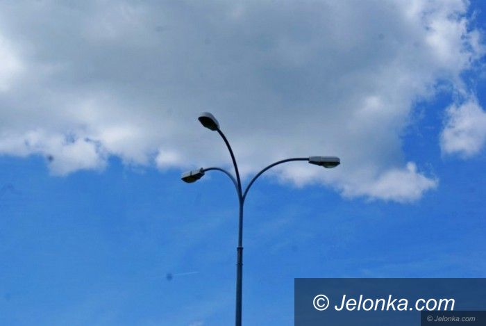 Jelenia Góra: Czytelnik: Zniszczone lampy oświetleniowe w mieście