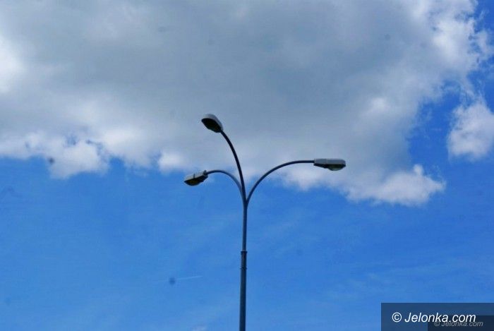 Jelenia Góra: Czytelnik: Zniszczone lampy oświetleniowe w mieście