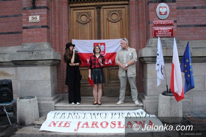 Jelenia Góra: Jeleniogórski KOD zawiesza protesty