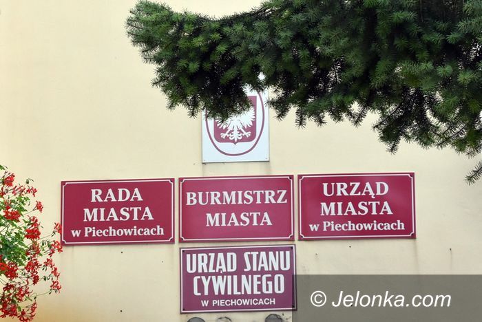 Piechowice: Siecią szkół w Piechowicach zajmuje się sąd