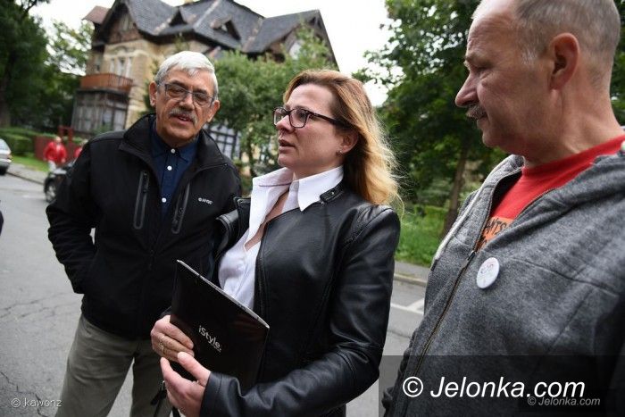 Jelenia Góra: Dwoje działaczy KOD z prokuratorskimi zarzutami