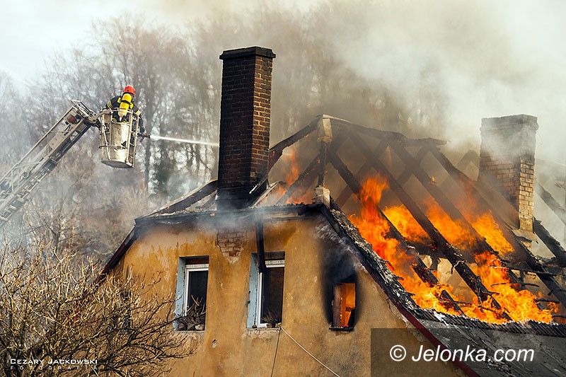 Jelenia Góra: Pożar domu w Jagniątkowie (aktualizacja)