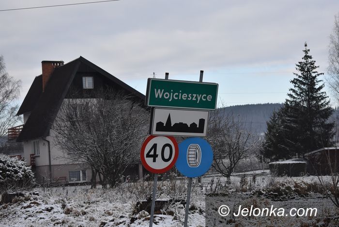 Region: Montaż tabliczek na ulicach w Wojcieszycach