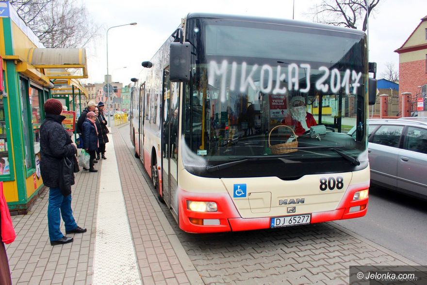 Jelenia Góra: Mikołajkowy autobus woził jeleniogórzan
