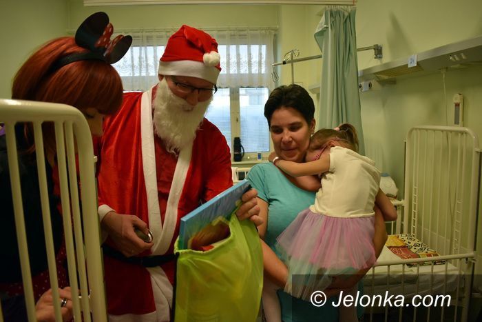 Jelenia Góra: Mikołaj odwiedził chore dzieci