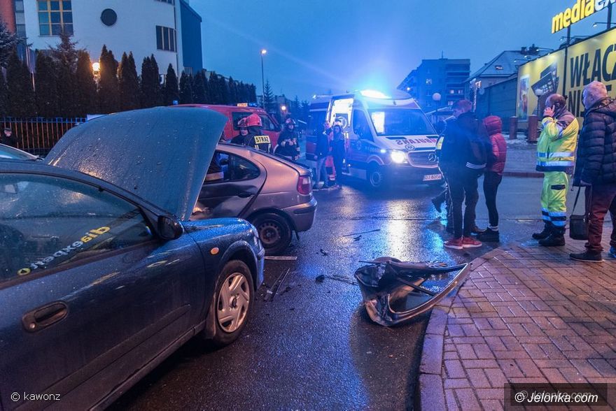 Jelenia Góra: Zderzenie trzech aut na Zabobrzu
