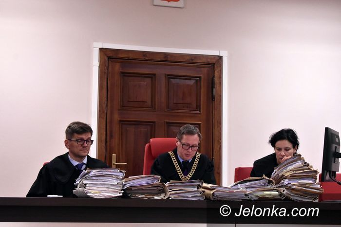 Jelenia Góra: Łagodniejszy wyrok za przekroczenie uprawnień