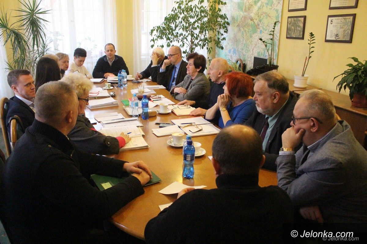 Jelenia Góra: Komisja Rozwoju o kondycji handlu w mieście