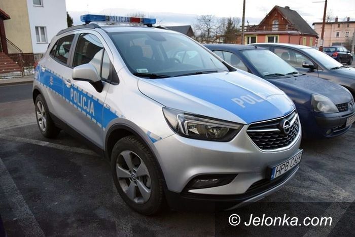 Kowary: Nowe samochody dla policjantów z Kowar