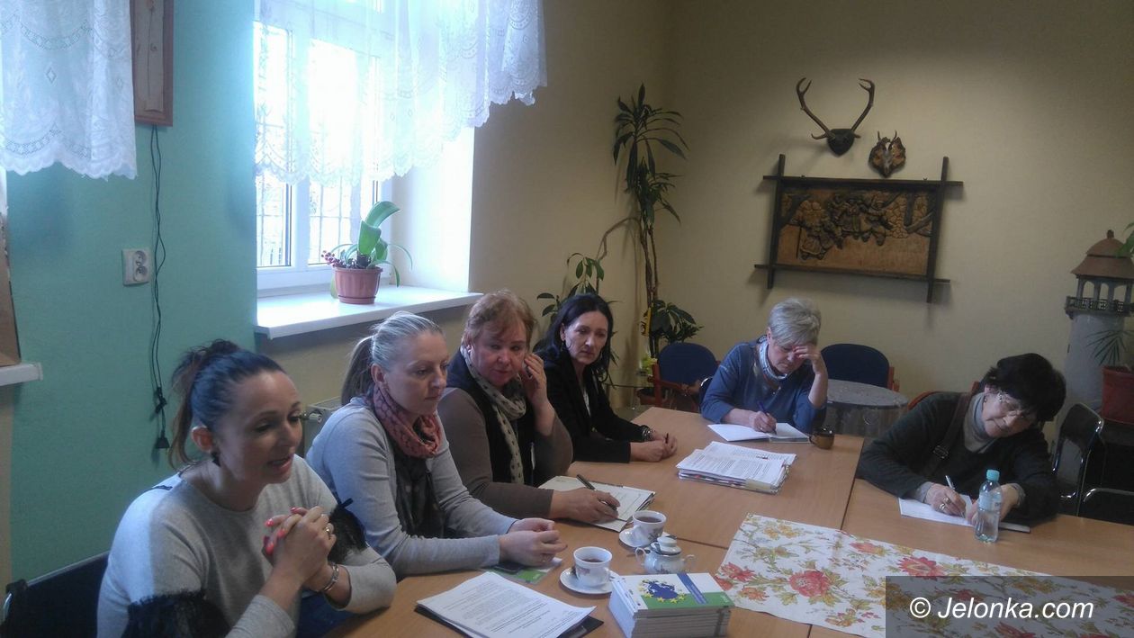 Jelenia Góra: KSON: Świadczenia pomocy społecznej i ZUS