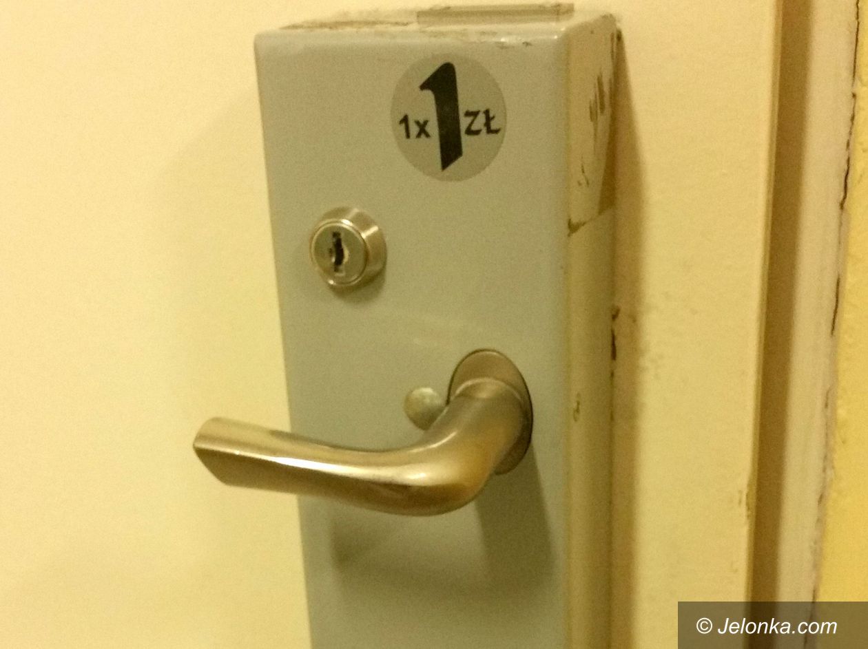 Jelenia Góra: Dlaczego toalety w magistracie są płatne?