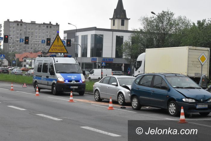 Jelenia Góra: Zderzenie trzech aut 