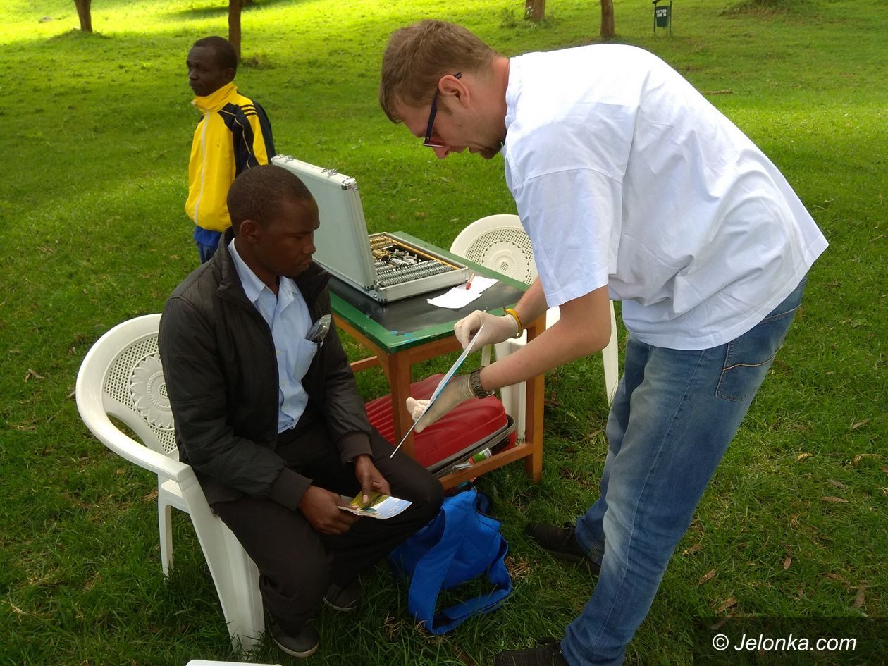Jelenia Góra: Zakłady Optyczne wsparły misję w Kenii
