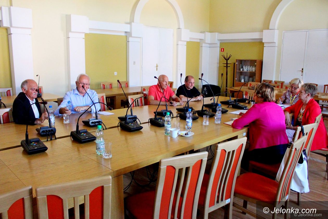 Jelenia Góra: Radni wznowili prace po wakacjach