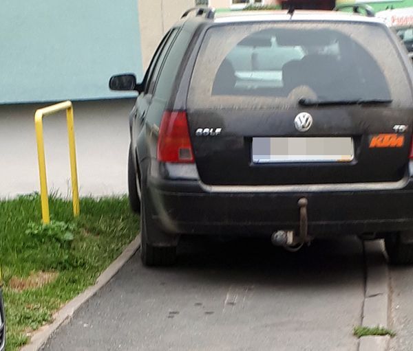 Jelenia Góra: Czerwona kartka za takie parkowanie!