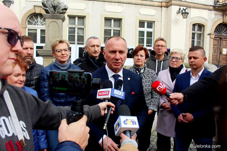 Jelenia Góra: Jerzy Łużniak zaprasza kontrkandydata do debat