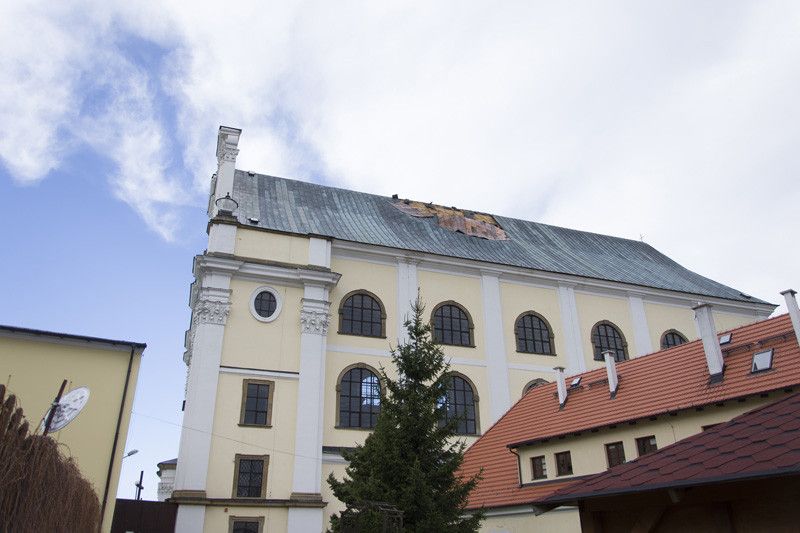 Region: Wichura zerwała dach z kościoła w Krzeszowie