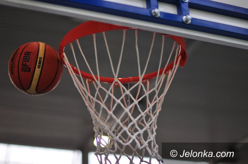 Jelenia Góra: Koszykarze amatorzy po piątej kolejce