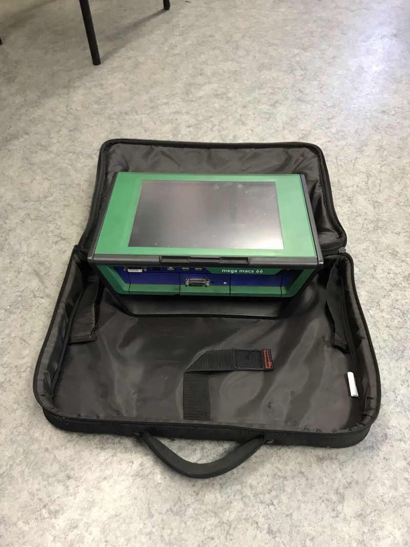 Jelenia Góra: Myślał, że kradnie laptopa…