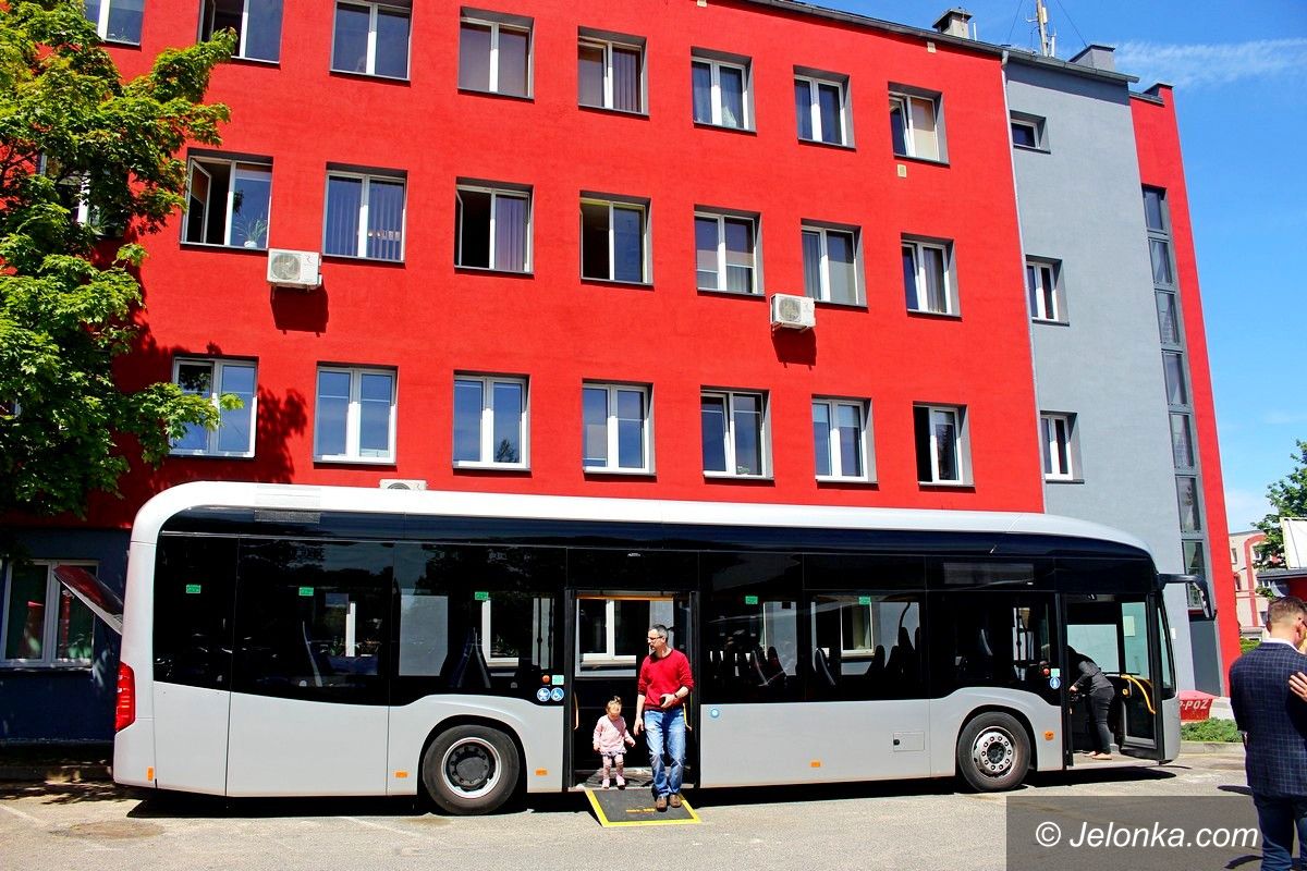 Jelenia Góra: W MZK testowali autobus elektryczny