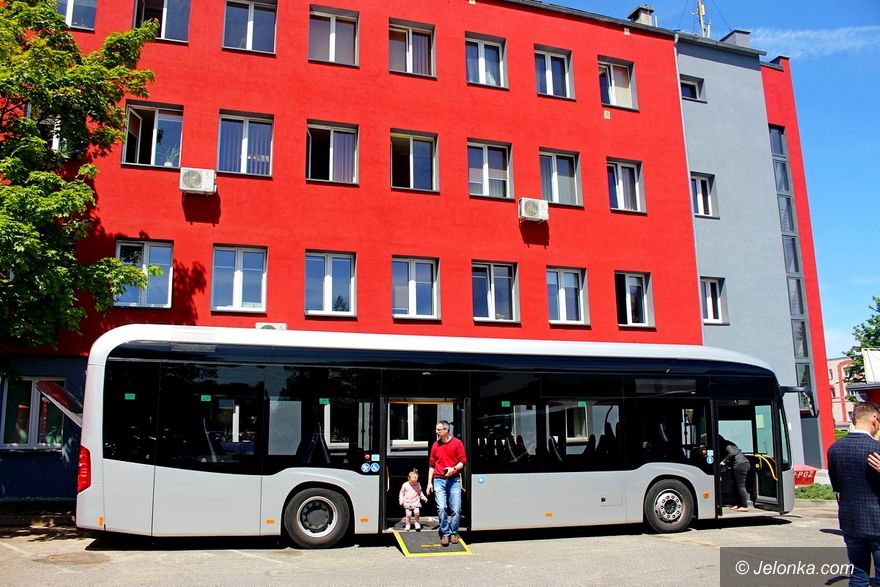 Jelenia Góra: W MZK testowali autobus elektryczny