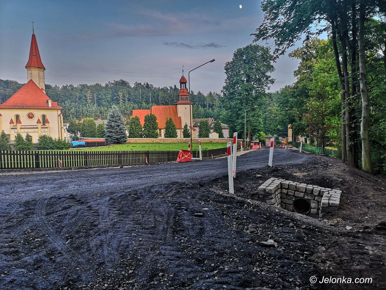 Region: Trwa remont drogi Radomierz – Janowice