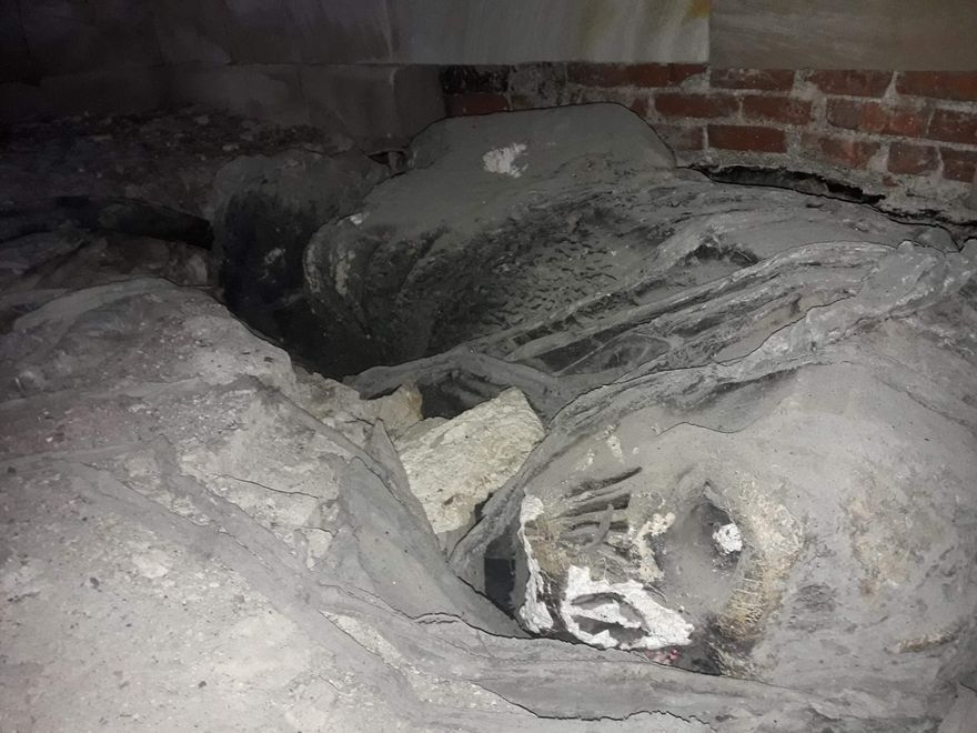 Jelenia Góra: Podpalili "potwora" w mauzoleum
