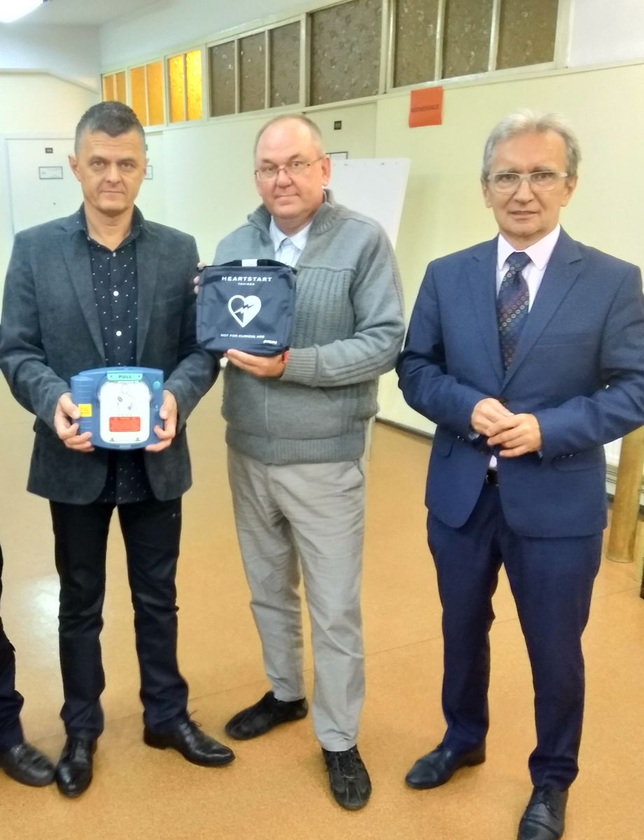 Jelenia Góra: Filmowy konkurs o defibrylatorach