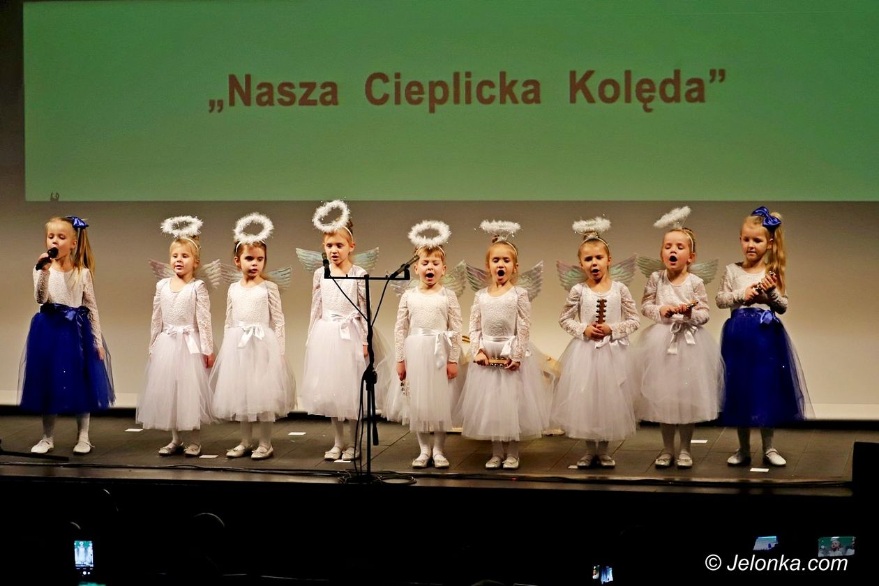 Jelenia Góra: Cieplicka kolęda i statuetka dla szkoły