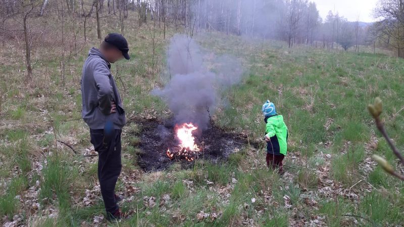 Jelenia Góra: Pojechali z dzieckiem wypalać kable