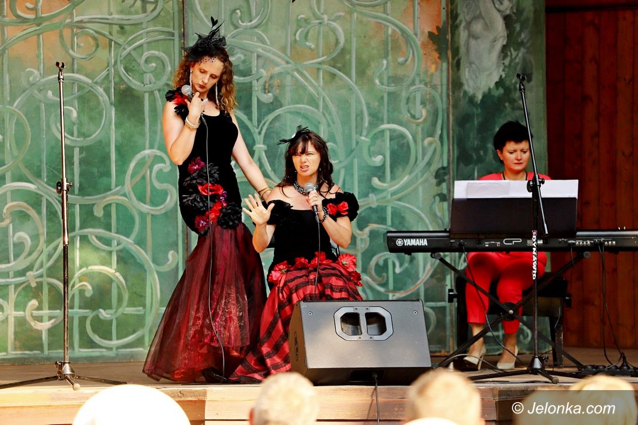 Jelenia Góra: Trio Vocalis operetkowo w Parku Zdrojowym