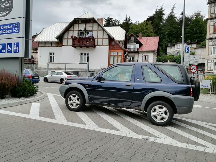 Szklarska Poręba: Tak parkować nie wolno!