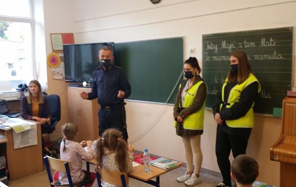 Jelenia Góra: Koronawirus: akcja straży miejskiej wśród dzieci