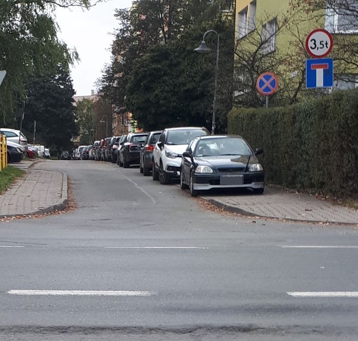 Jelenia Góra: Chodniki to nie parking