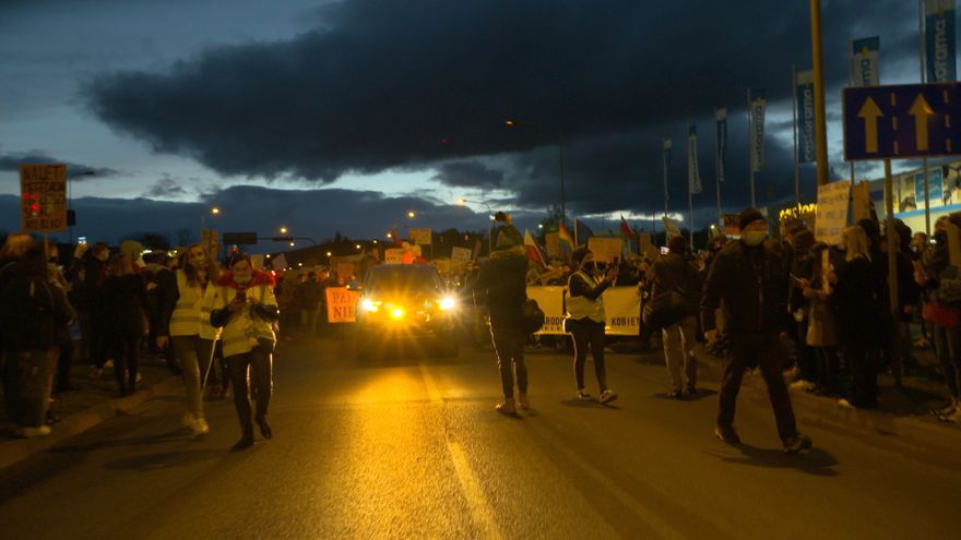 Jelenia Góra: Tysiące ludzi wyszło w Jeleniej Górze na ulice