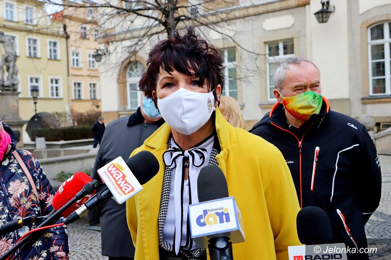 Jelenia Góra: Samorządowcy o braku wsparcia od posłów PiS
