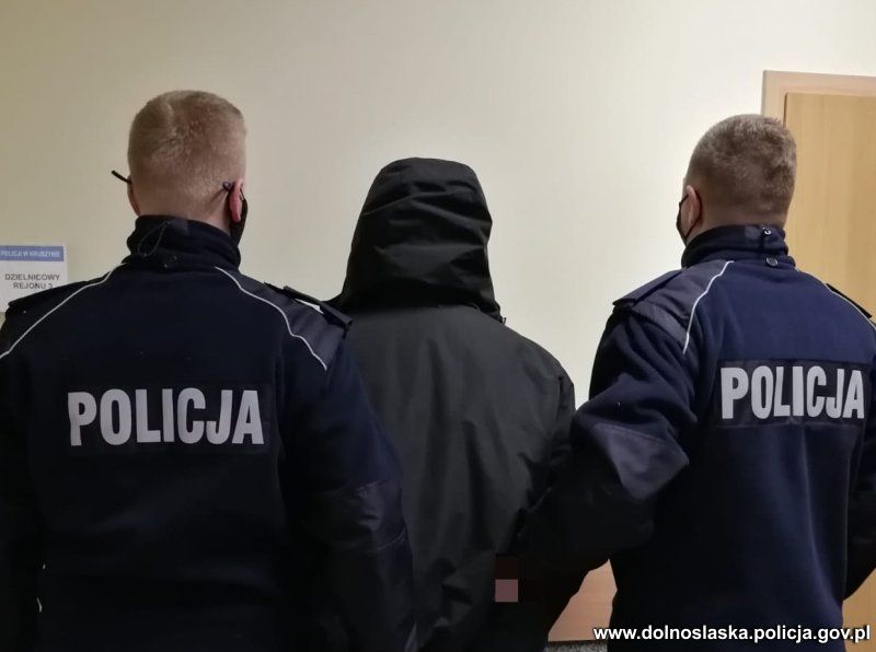 Bolesławiec: Kradzionym telefonem wyczyścił konto bankowe