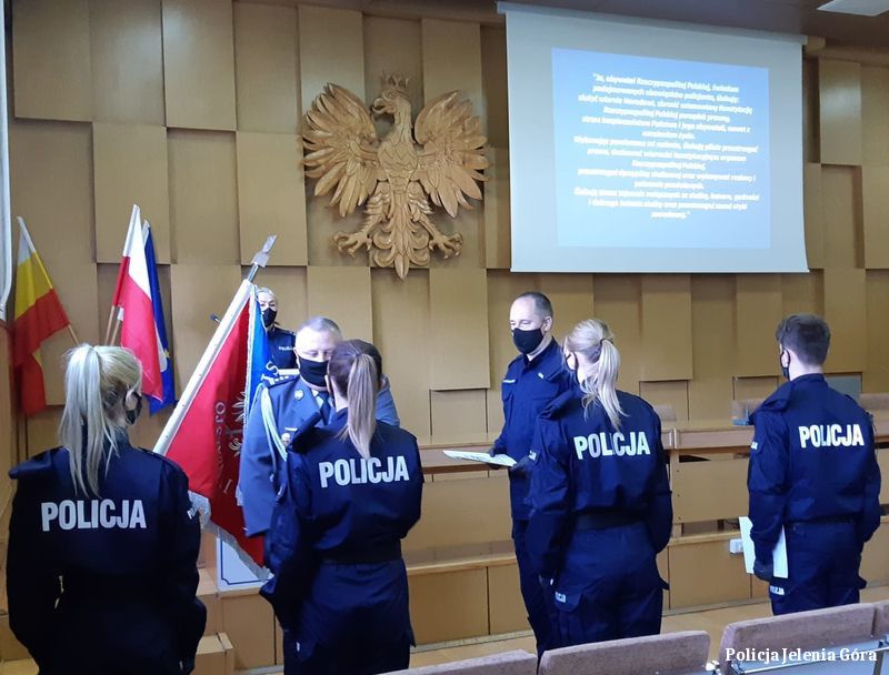 Jelenia Góra: Uroczyste ślubowanie młodych policjantów