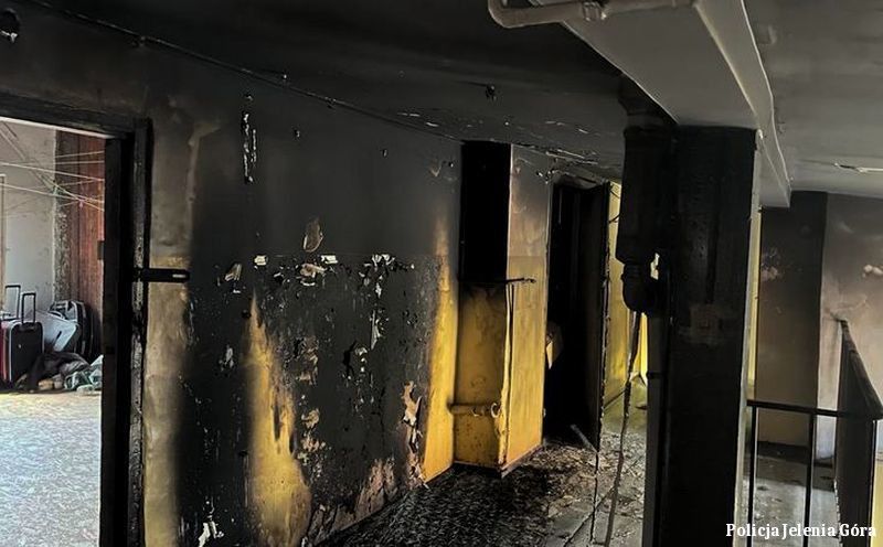Jelenia Góra: Podpalił materac na klatce schodowej w kamienicy