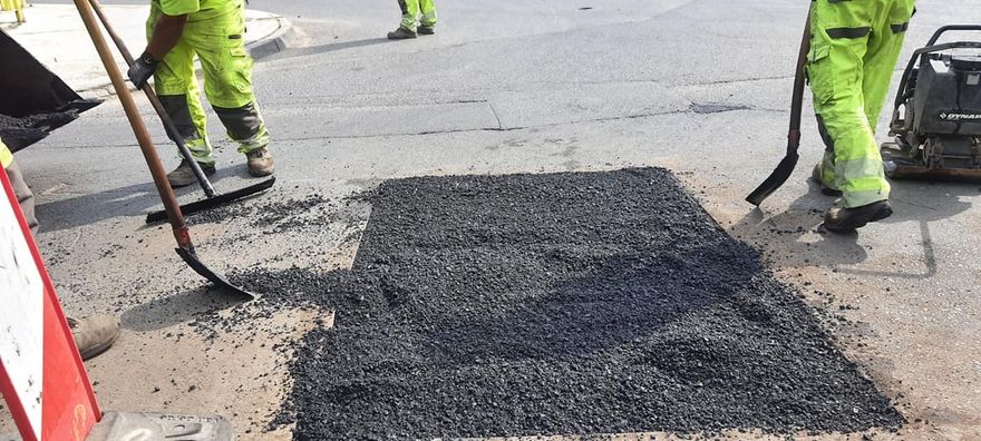 Kowary: Trwa łatanie dziur w drogach