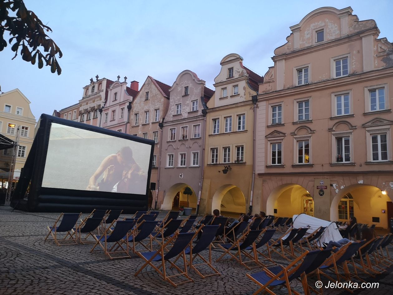 Jelenia Góra: Letnie kino plenerowe na Placu Ratuszowym