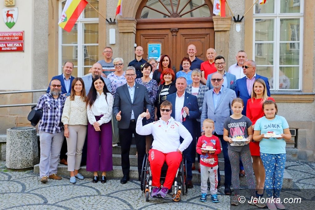 Jelenia Góra: Powitanie medalistki paraolimpijskiej