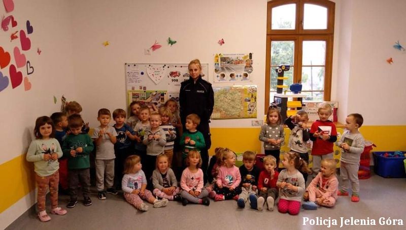 Szklarska Poręba: Dzielnicowa u przedszkolaków